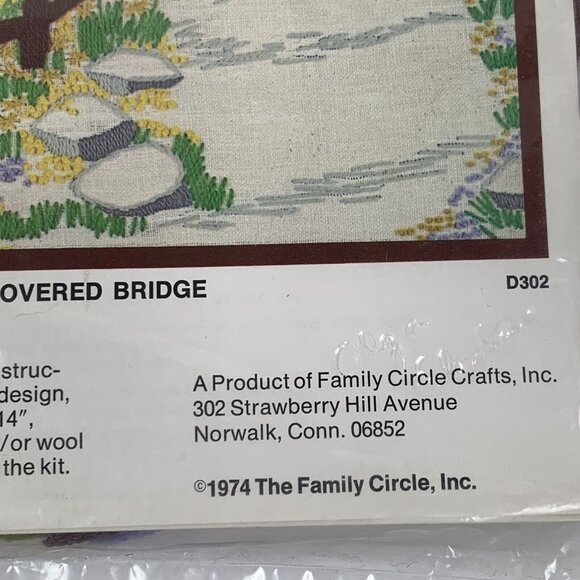 Vtg Crewel Kit Red Covered Bridge Picture Pillow Top Family Circle D302 14x14 - Picture 5 of 6